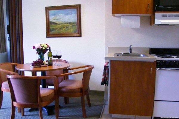 CLATSKANIE RIVER INN (Clatskanie)
